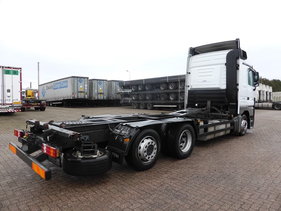 Mercedes-Ｂenz  ACTROS MERCEDES ACTROS 2548 EU-6 TAG AXLE 6x2 TRACTOR UNIT 2014