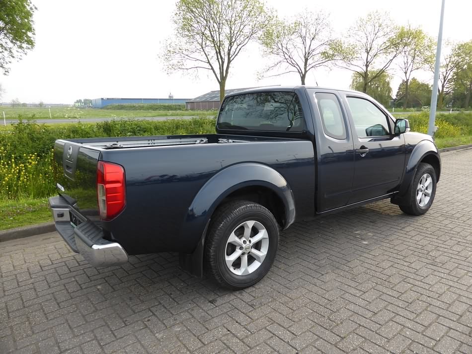 NISSAN NAVARA 2.5 - Kleyn Vans