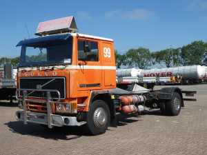 VOLVO - F 10