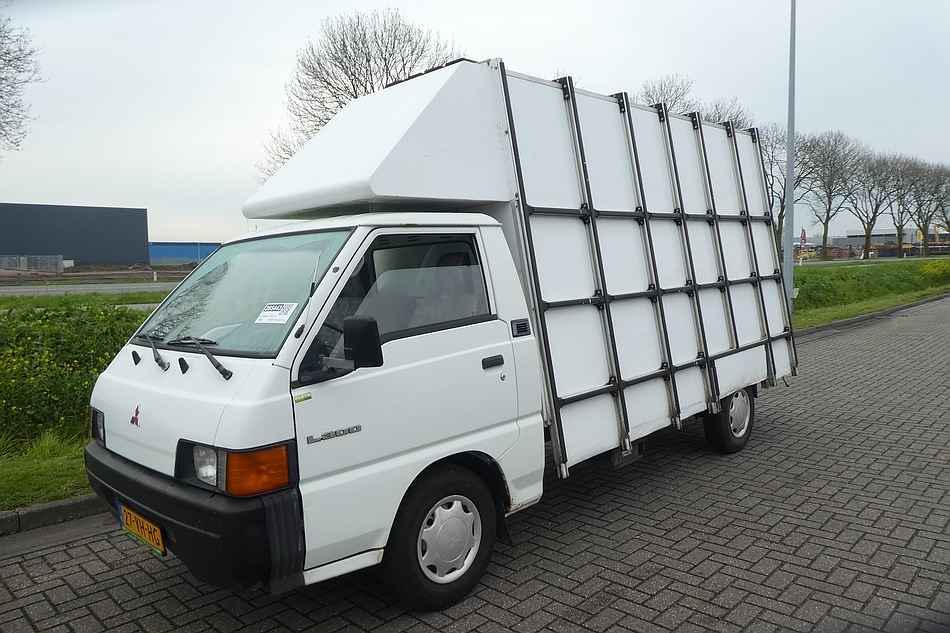 MITSUBISHI L3002.5D Kleyn Vans