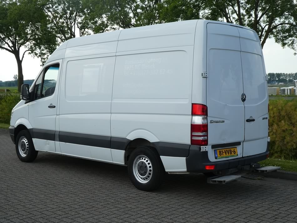 Mercedes store sprinter 209