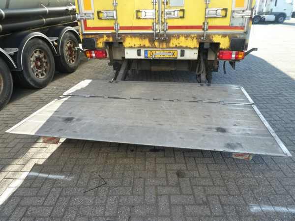 SYSTEM TRAILERS - 2 ASSSEN GESTUURD