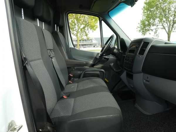 MERCEDES-BENZ - SPRINTER 516 CDI