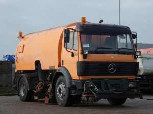 MERCEDES-BENZ - 1820K