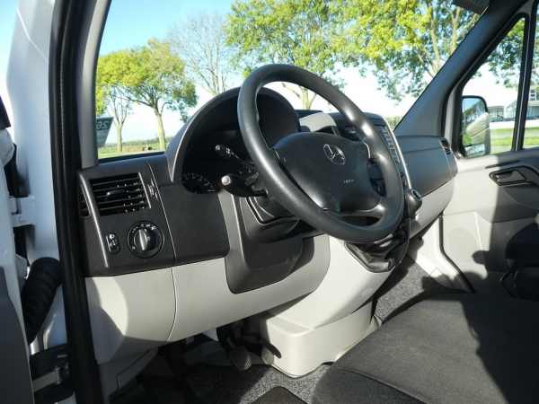 MERCEDES-BENZ - SPRINTER 516 CDI