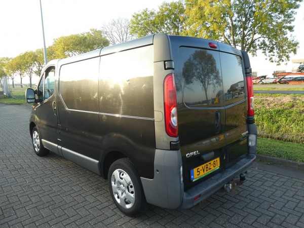 OPEL - VIVARO 2.0