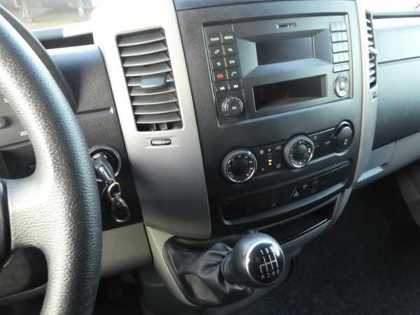 VOLKSWAGEN - CRAFTER 35 2.0