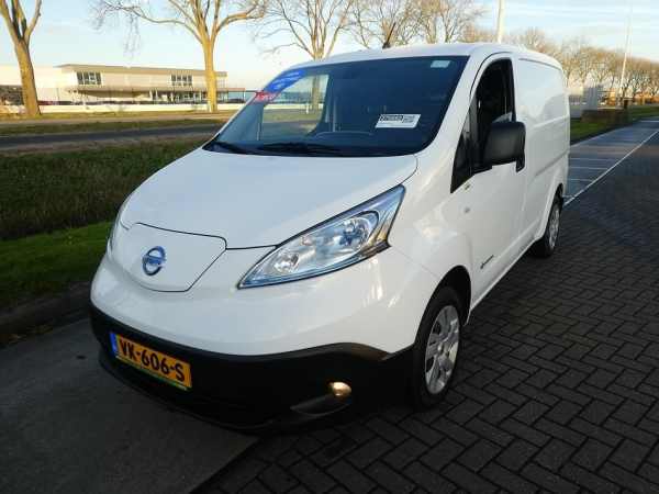 NISSAN - NV 200