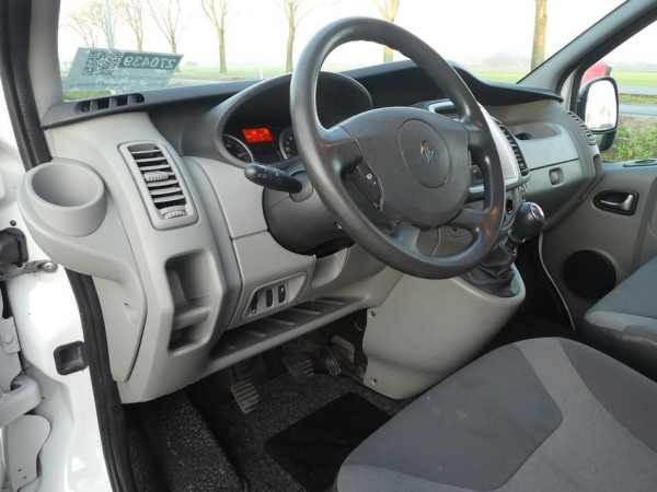RENAULT - TRAFIC 2.0 DCI