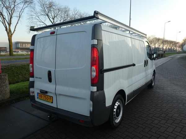 RENAULT - TRAFIC 2.0 DCI