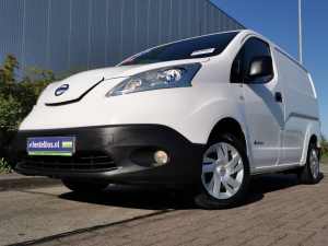NISSAN - NV 200