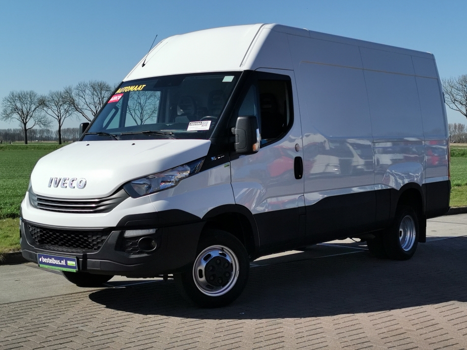 Iveco Daily 35-210 Hi-Matic Schoon Combi Van (2023) Exterior and Interior 