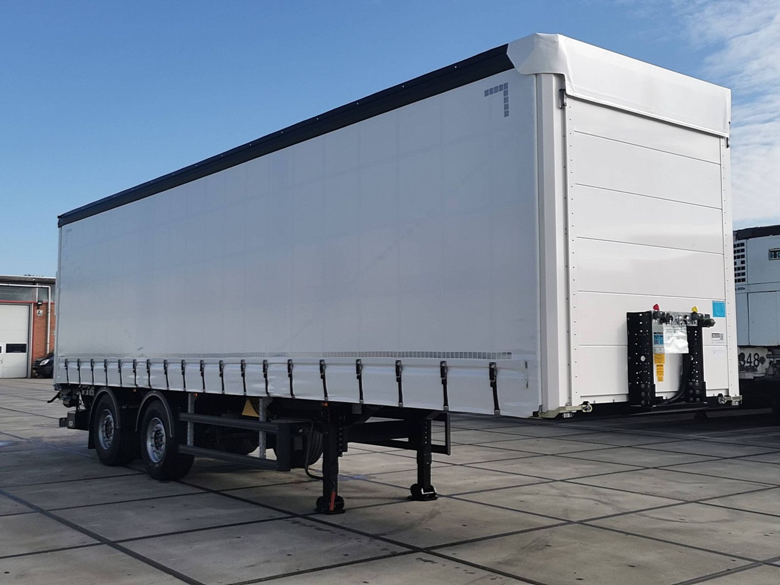 KLEYN TRAILERS PRSH 18-TRI-SYS - Kleyn Trucks