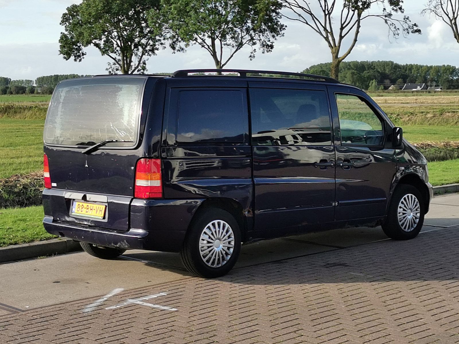 File:2001 Mercedes-Benz Vito (W 638) 108 CDI van (2015-06-03) 02