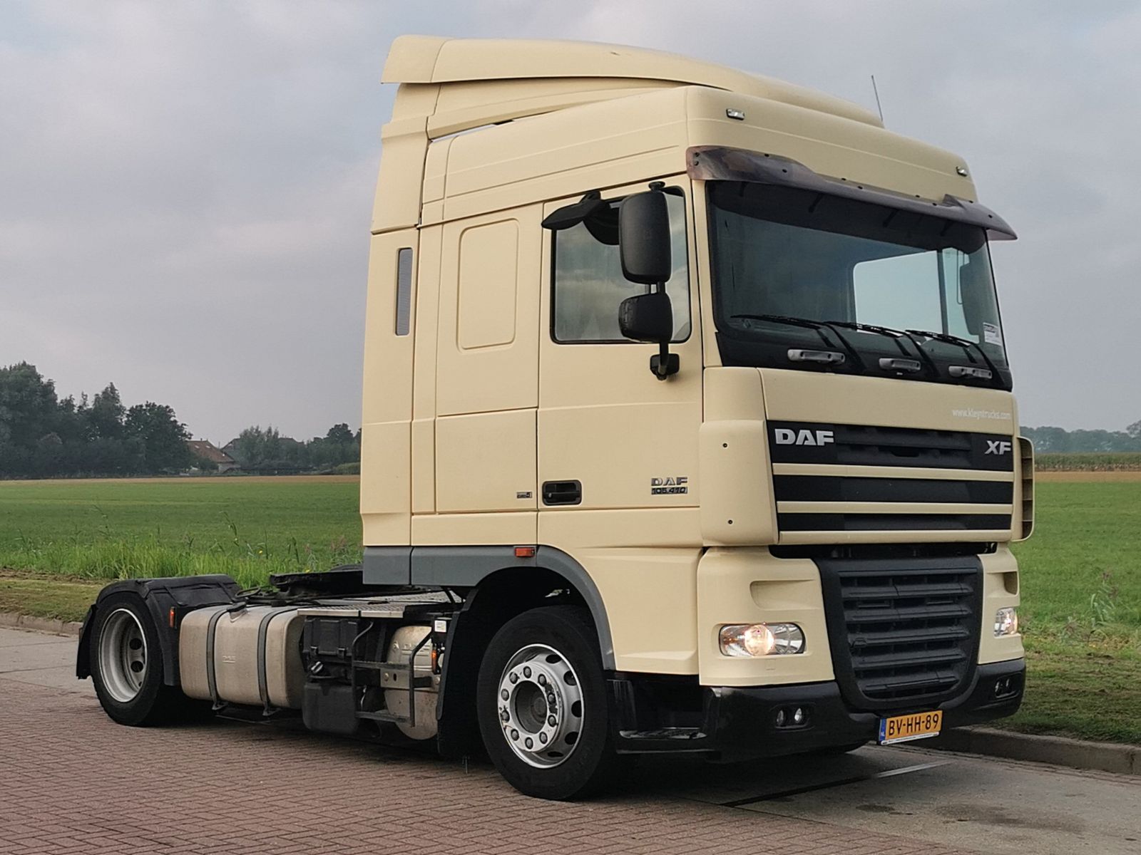 File:DAF XF 105.410 truck.jpg - Wikimedia Commons