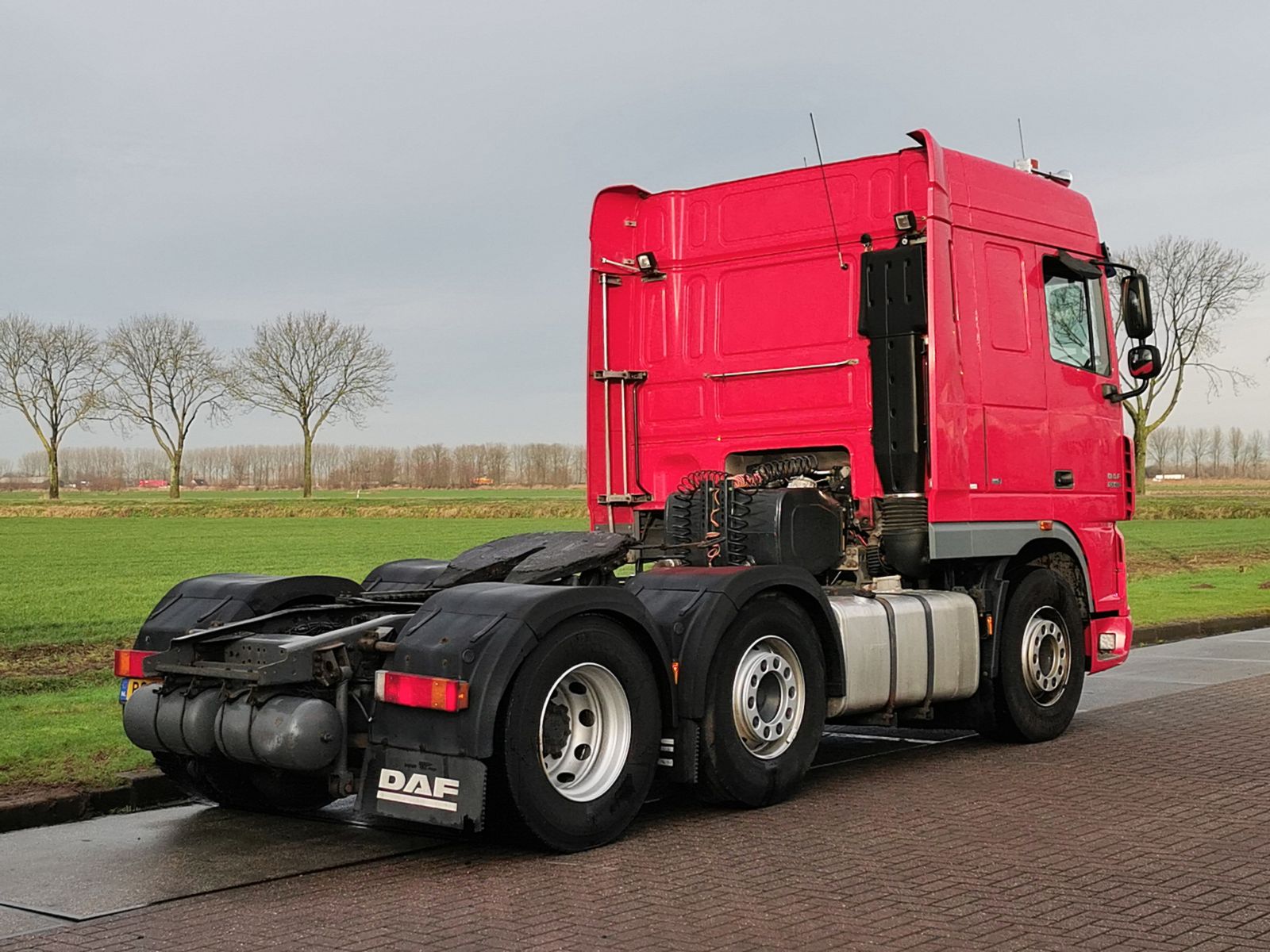 File:DAF XF 105.410 truck.jpg - Wikimedia Commons