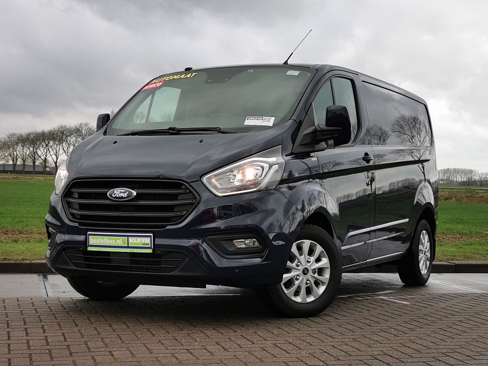 ford transit custom limited black