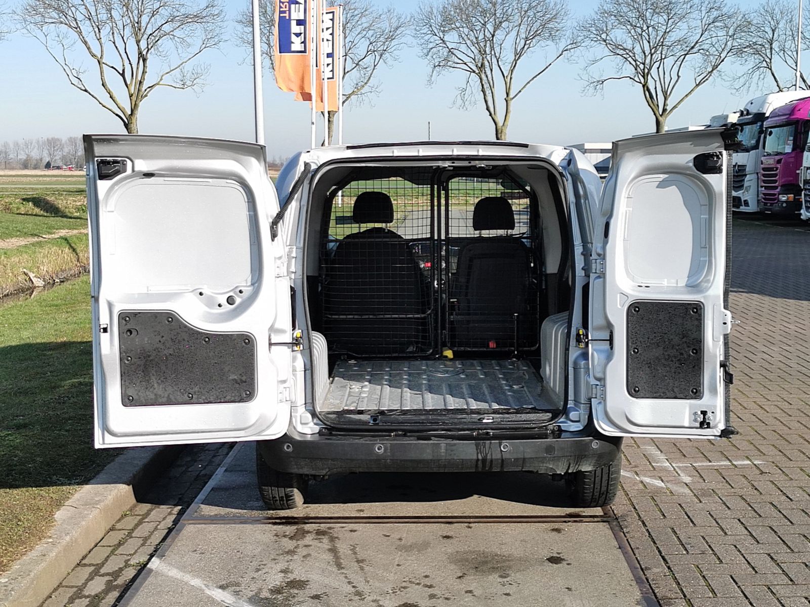 FIAT Fiorino C 1.4 closed box van for sale Netherlands Wijchen, NJ34258