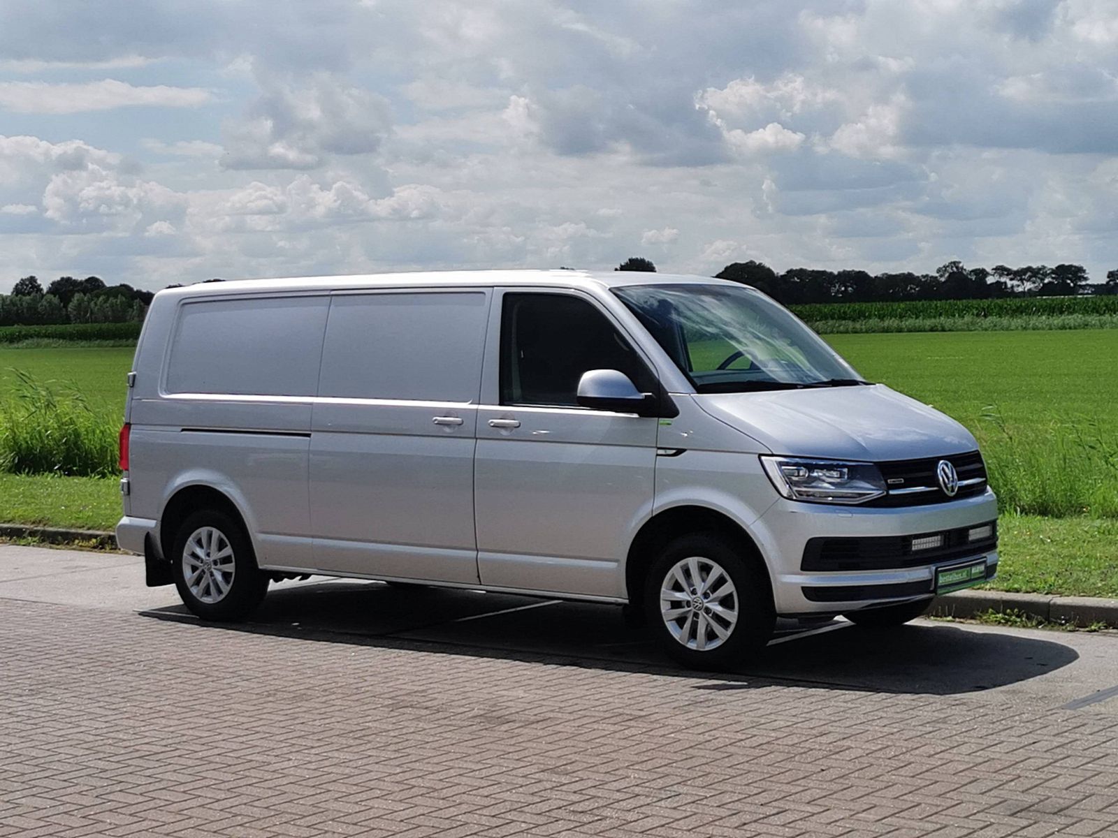 VOLKSWAGEN TRANSPORTER 2.0 TDI - Kleyn Trucks