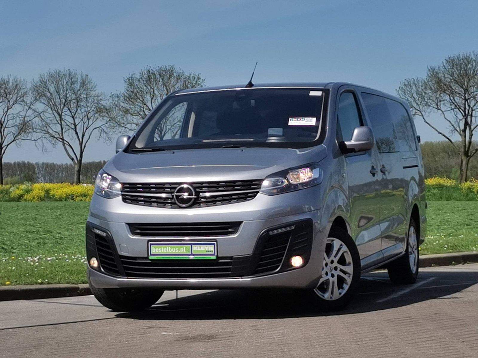 VivaSta – Opel Vivaro for two - with auxiliary heating and full equipment  from €79 p.d. - Goboony