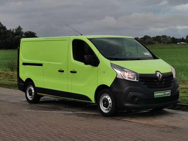 Location Van  Andilly - Renault Trafic 1,6 l 115 ch - 64680 - Yescapa