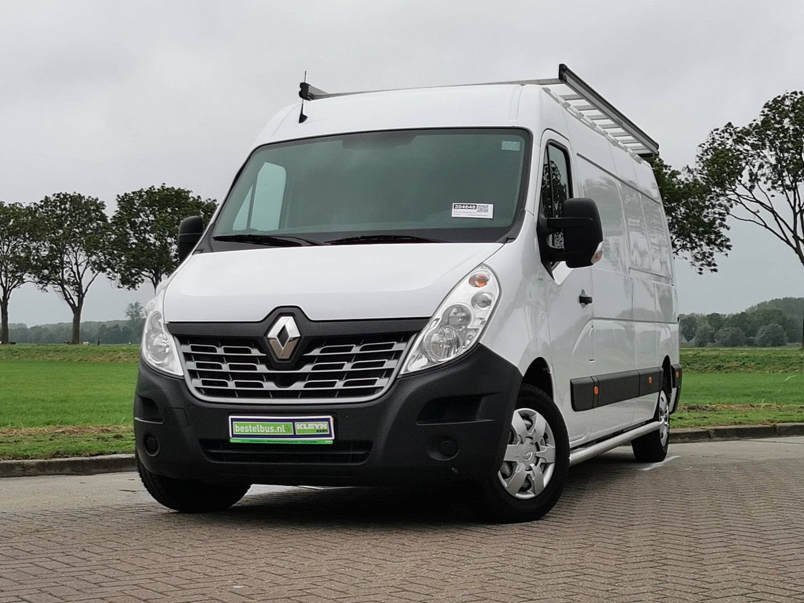 RENAULT Master T35 2.3dCi 135 L3H2 À vendre