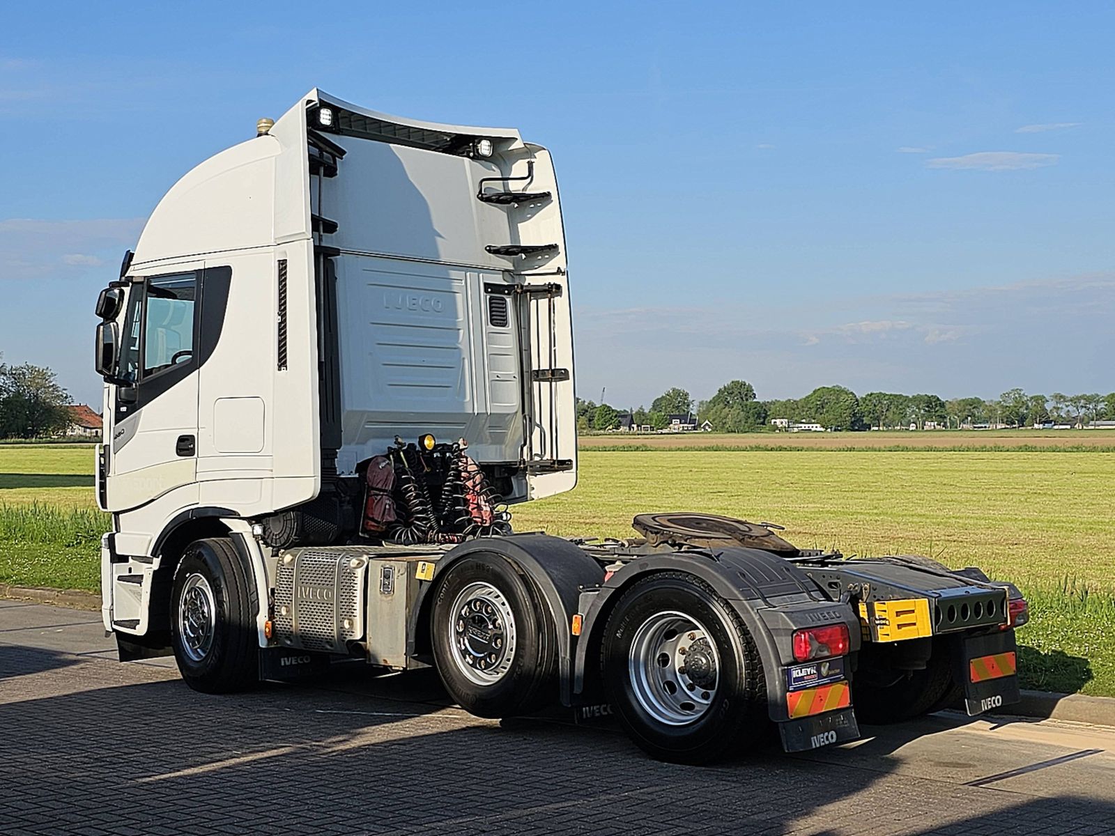 IVECO Stralis 480 Semi-Remorque Eléphants American Circus (face) - a