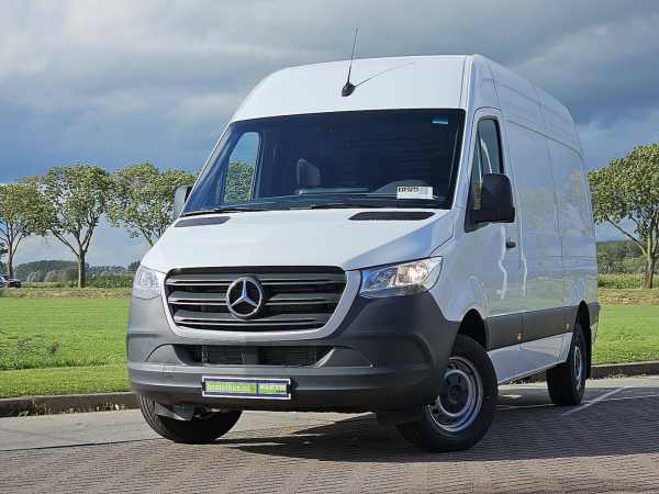 MERCEDES-BENZ - SPRINTER 319