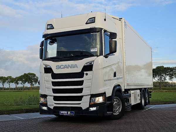 SCANIA - S450 6X2*4 RET.MEATRAILS