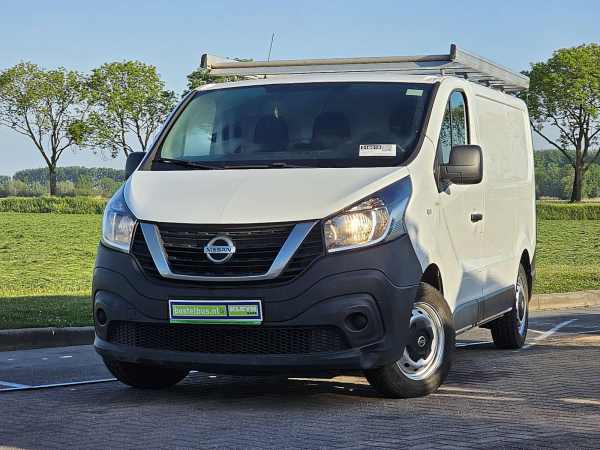 NISSAN - NV 300