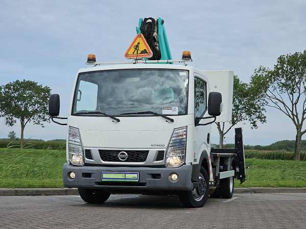 NISSAN - NT 400
