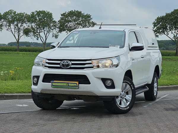TOYOTA - HI-LUX 2.4