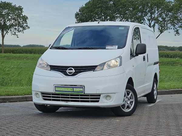 NISSAN - NV 200