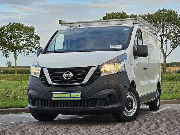 NISSAN - NV 300