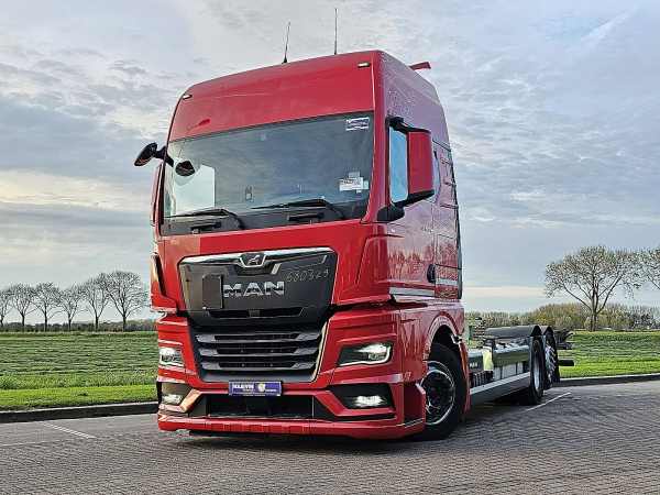 M.A.N. - 26.510 TGX 