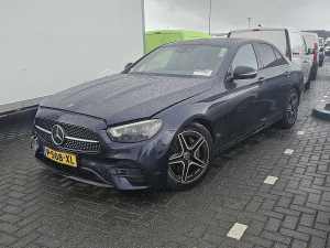 MERCEDES-BENZ - E 220