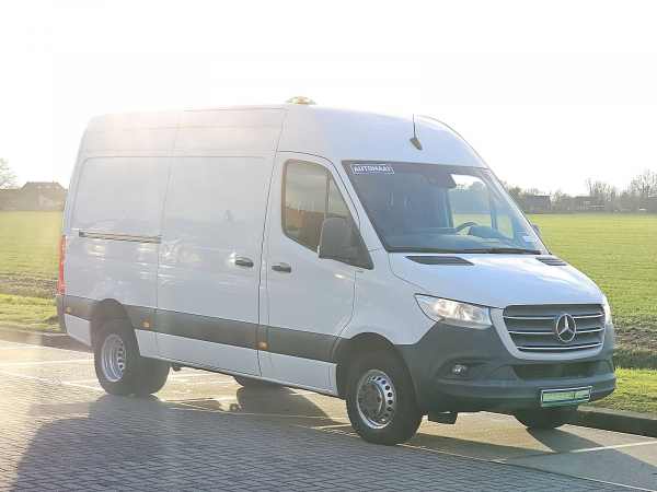 MERCEDES-BENZ - SPRINTER 519