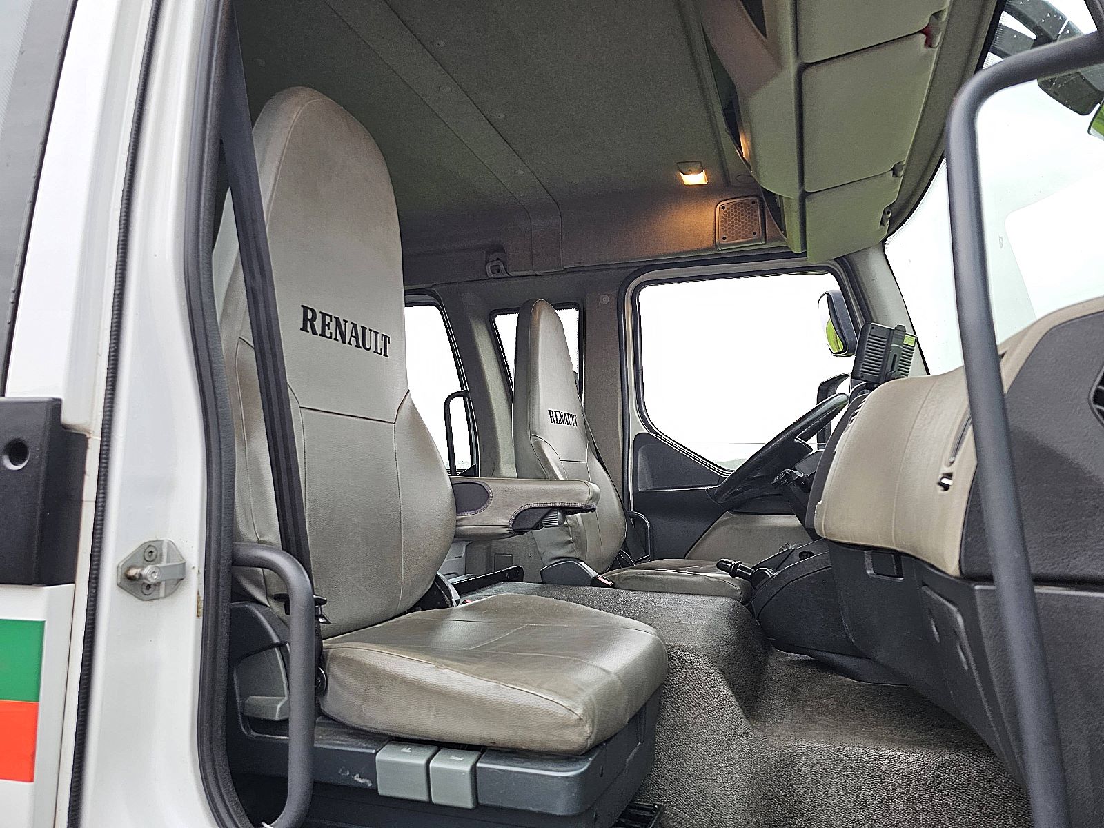 RENAULT MIDLUM 270.12 - Kleyn Trucks