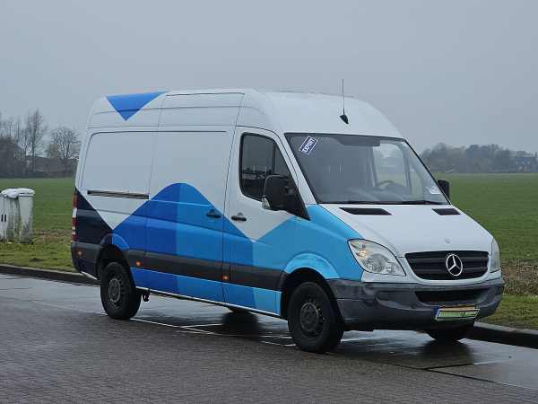 MERCEDES-BENZ - SPRINTER 213