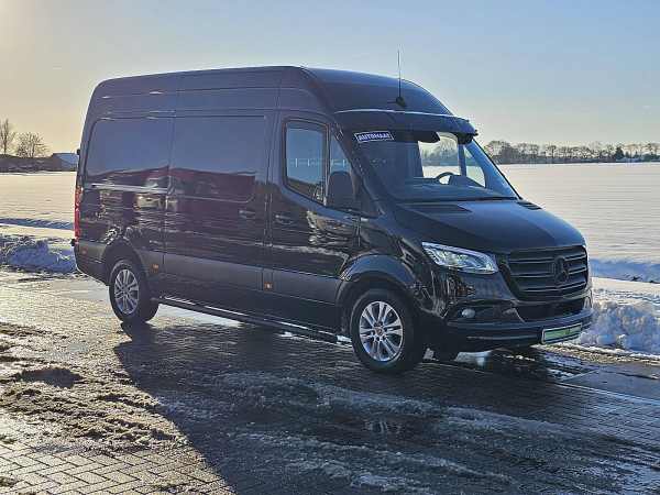 MERCEDES-BENZ - SPRINTER 319