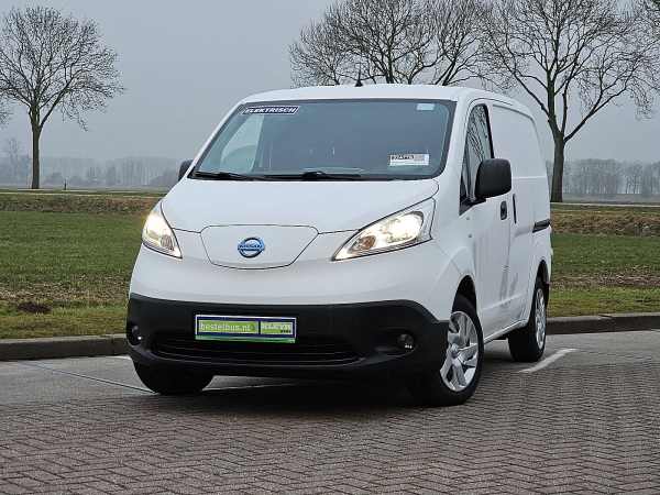 NISSAN - E-NV200
