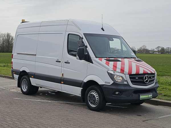 MERCEDES-BENZ - SPRINTER 519