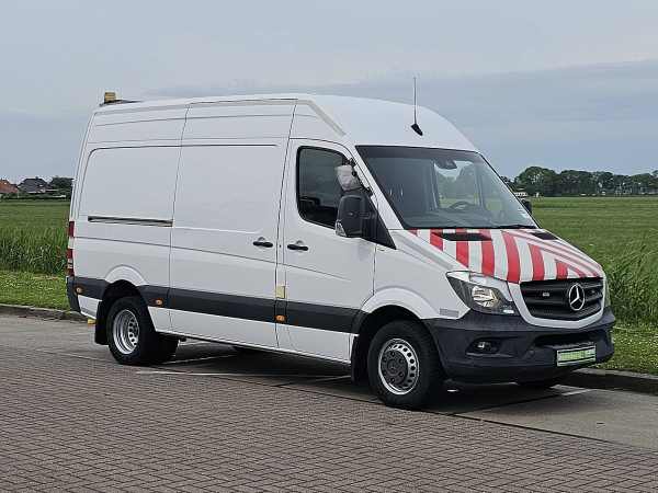 MERCEDES-BENZ - SPRINTER 519