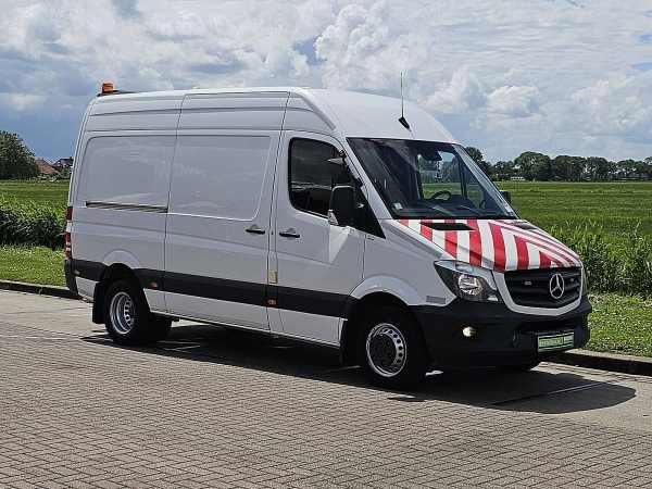 MERCEDES-BENZ - SPRINTER 519