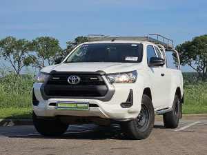 TOYOTA - HI-LUX 2.4
