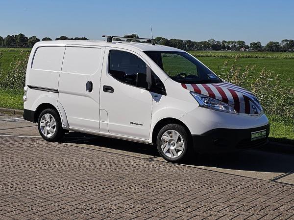 NISSAN - E-NV200