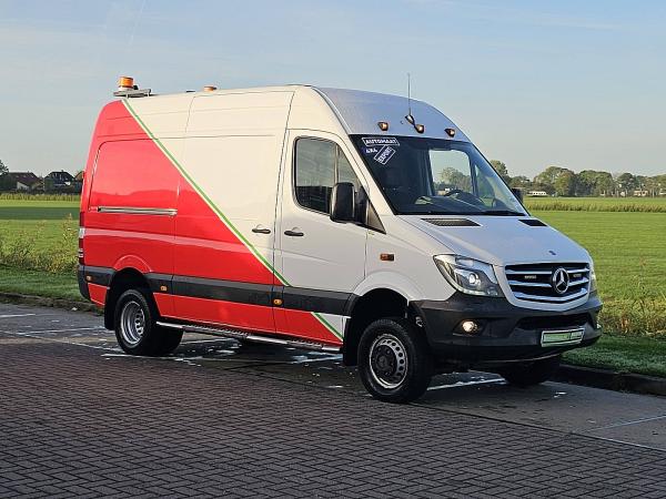 MERCEDES-BENZ - SPRINTER 519