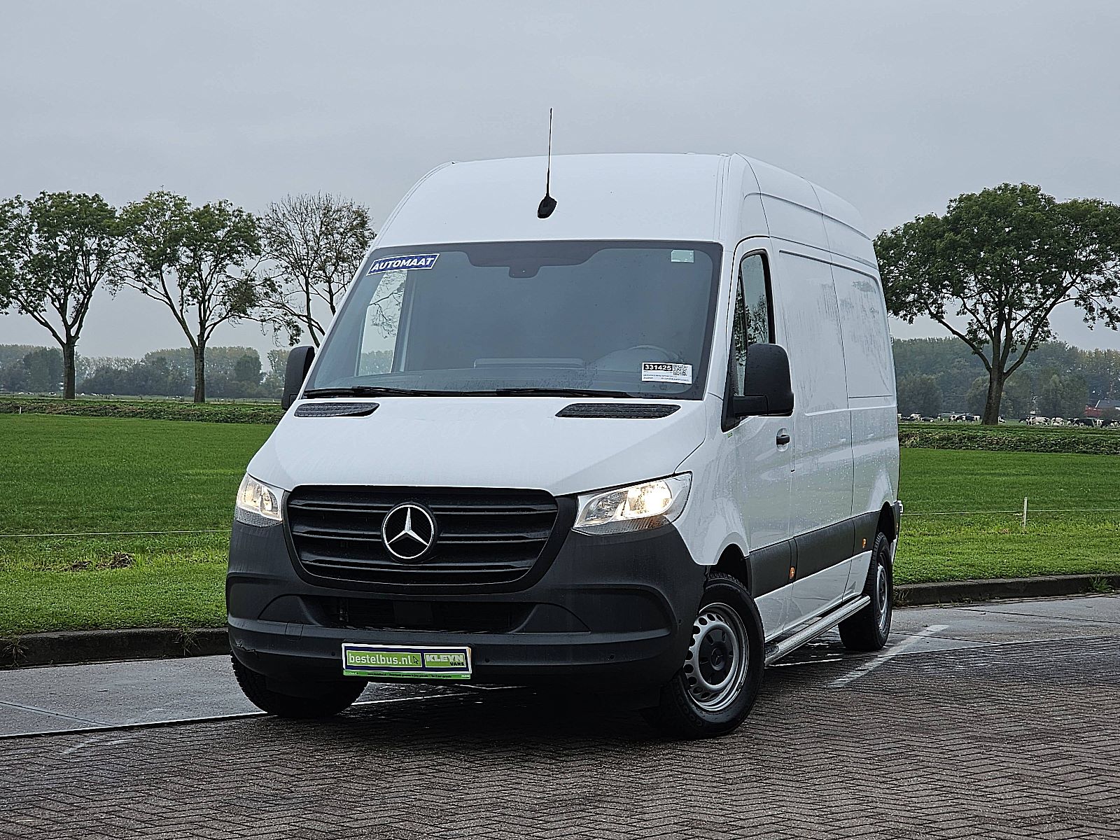 MERCEDES-BENZ - SPRINTER 215